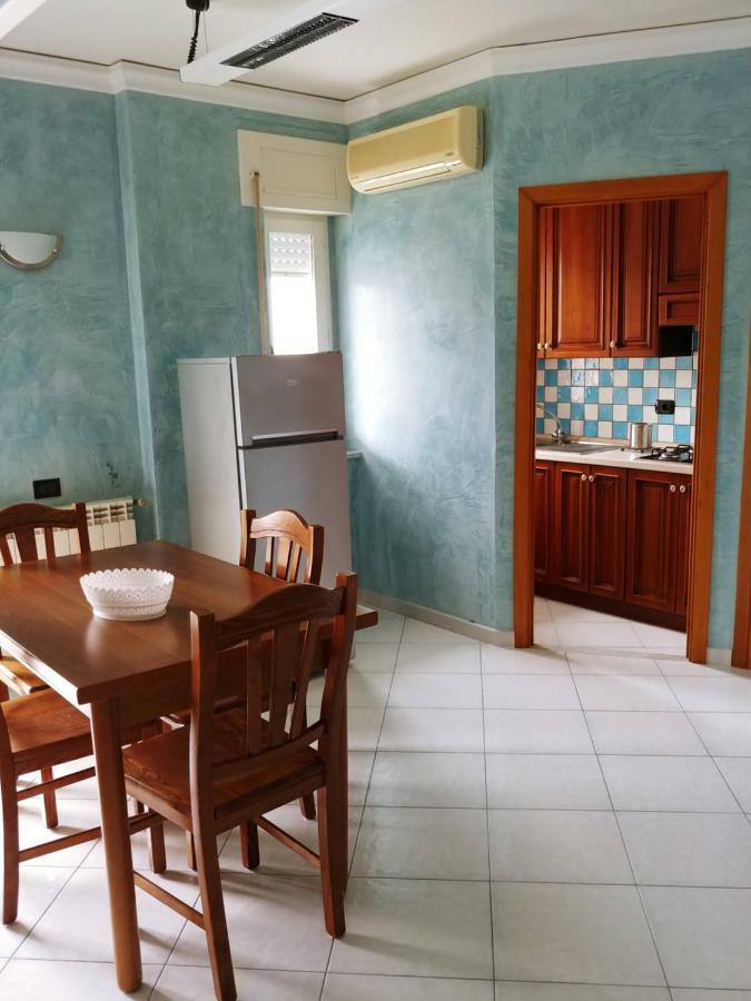 Sala da pranzo Regina noce - Mobili Catanea